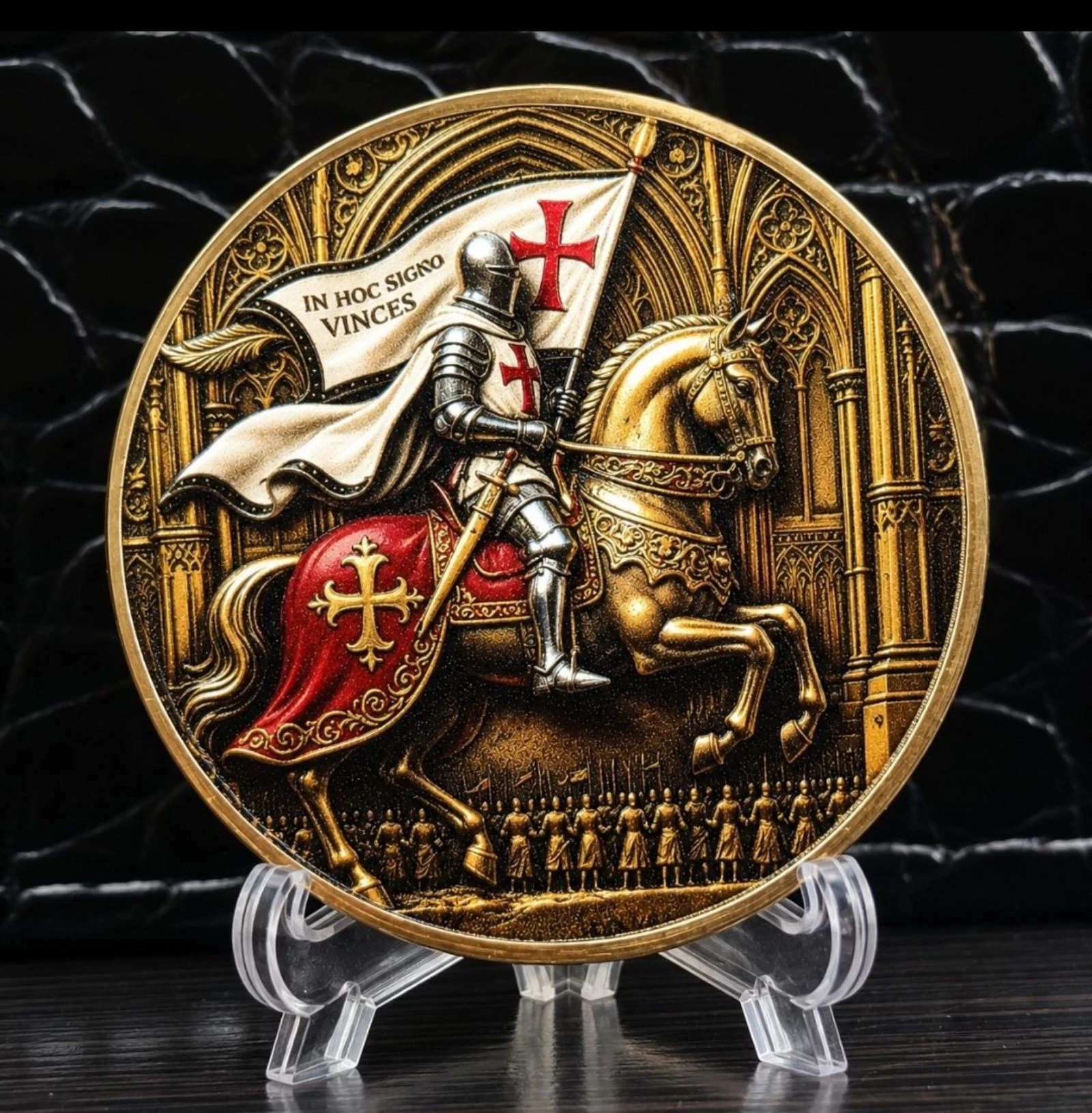 Très belle médaille , chevalier templier.
Diamètre 4cm